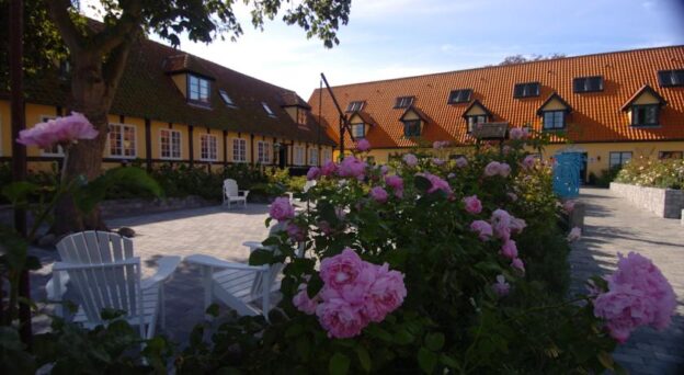 Hotel Bornholm Hotel Siemens Gaard Havnebryggen 9 3740 Svaneke Bornholm